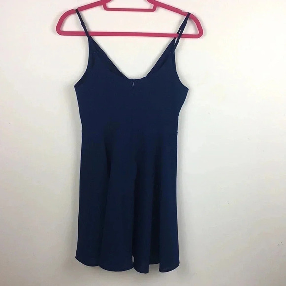 Kimchi Blue Tie Knot Keyhole Dress Size Small - Picture 6 of 6